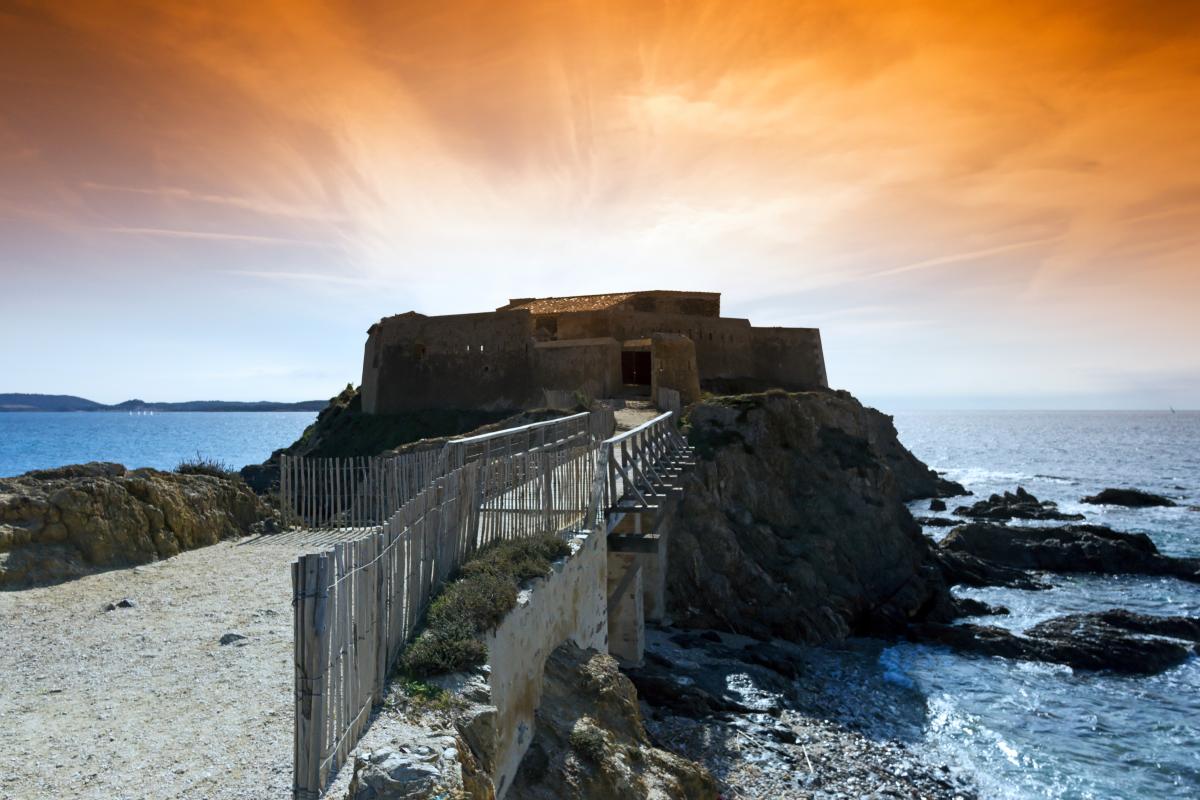 Baptême de plongée sur le sentier des Amphores + visite du fort du Pradeau